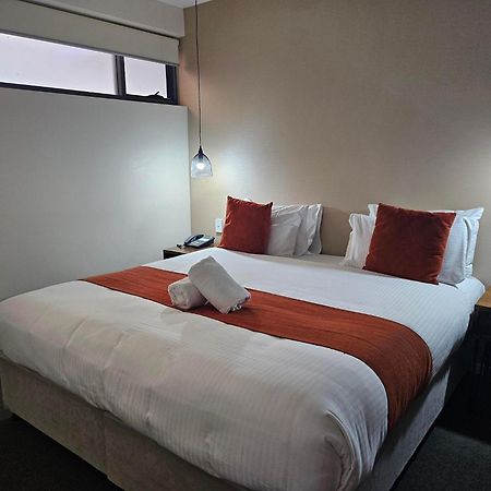 Altitude On Монтвил Екстериор снимка A bedroom at the hotel