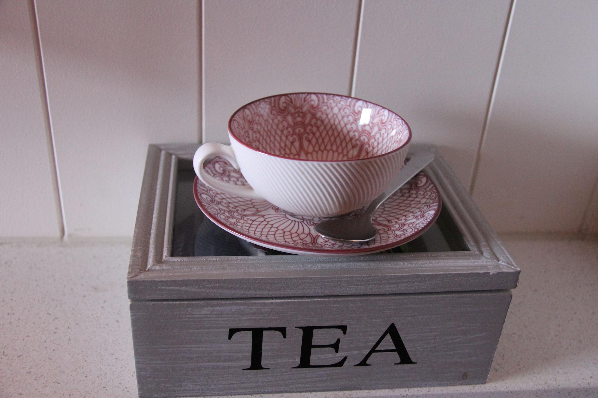 Altitude On Монтвил Екстериор снимка Teacup and saucer