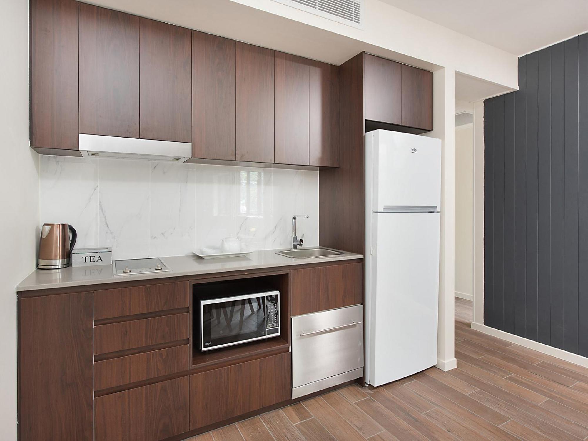 Altitude On Монтвил Стая снимка A typical kitchen in a student apartment